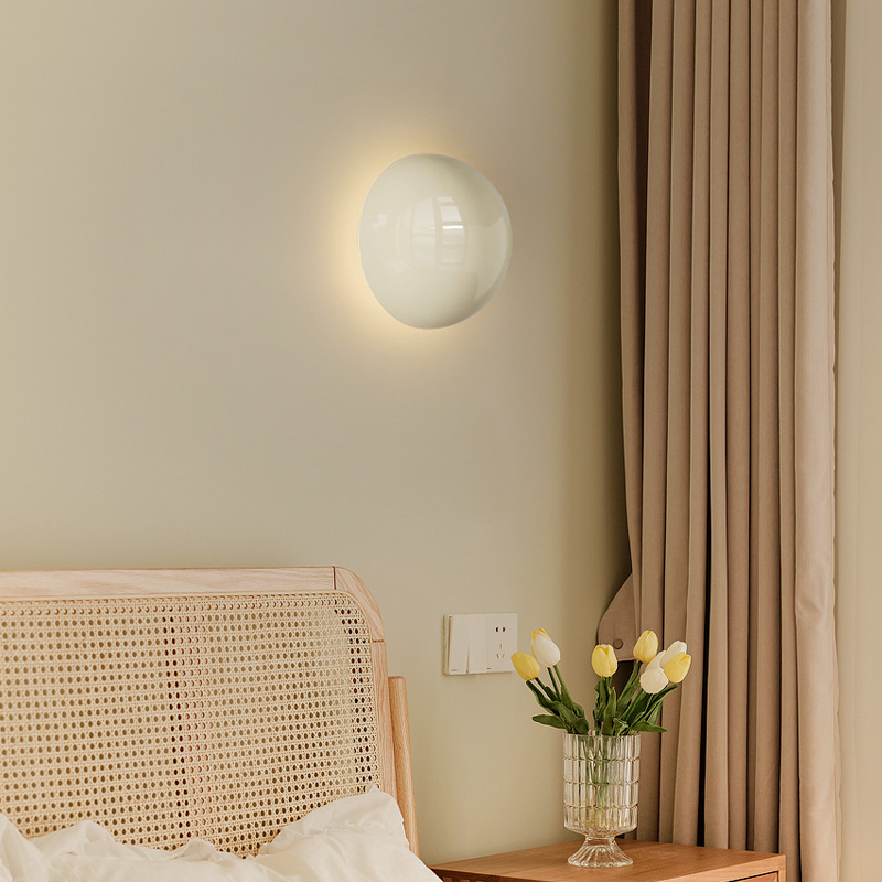 مصابيح جدارية حديدية صغيرة بتص - مراجعة Light Switch وسعره