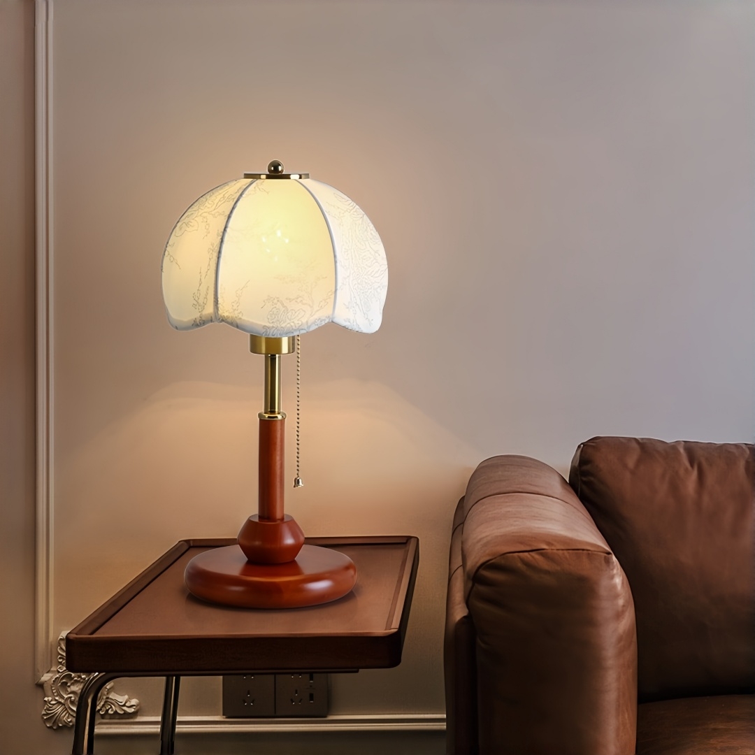 مصباح طاولة قبة مزخرفة بتصميم  - مراجعة Light Switch وسعره